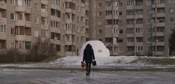 Kadras iš filmo „Iglu“  Asmeninis Marijos Kavtaradzės archyvas