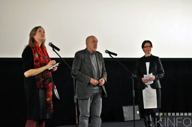 Režisierius Otaras Iosselianis (viduryje) Marinos Juralevičiūtės nuotrauka