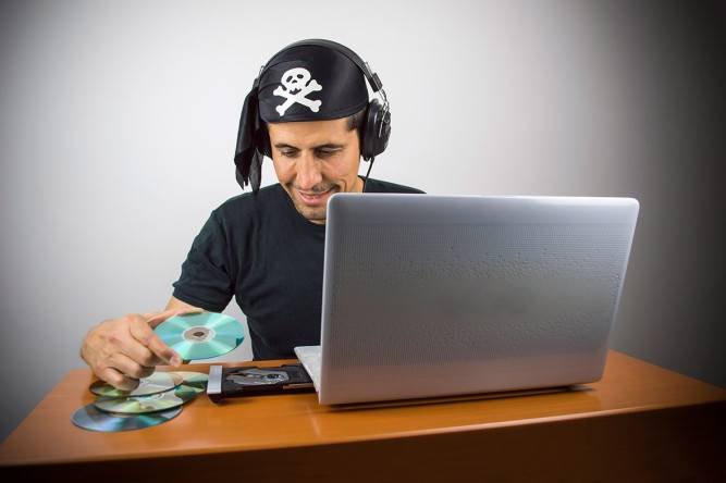 Interneto piratai AVAKA archyvas