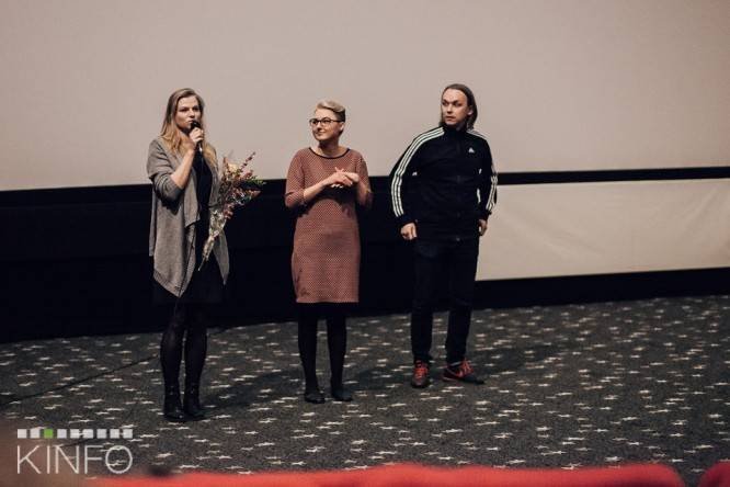 Režisierė Austėja Urbaitė (kairėje) Fotografė Kristina Sereikaitė