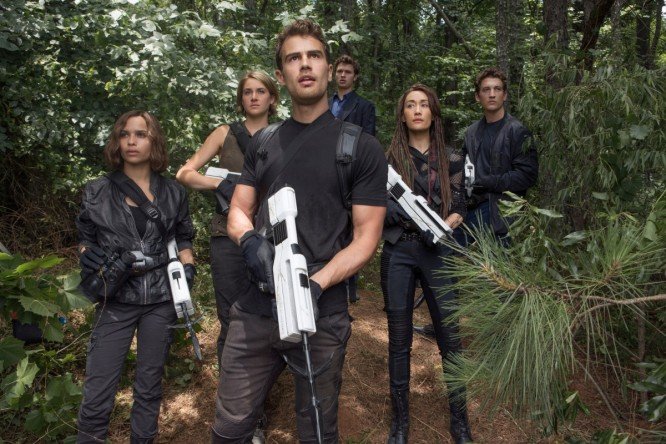 The Divergent Series: Allegiant (2016) Zoe Kravitz, Shailene Woodley, Theo James, Ansel Elgort, Maggie Q, Miles Teller *Filmstill - Editorial Use Only* CAP/KFS Image supplied by Capital Pictures